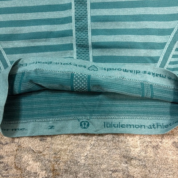 Lululemon Swiftly Short Sleeve Shirt 2 - Picture 4 of 4